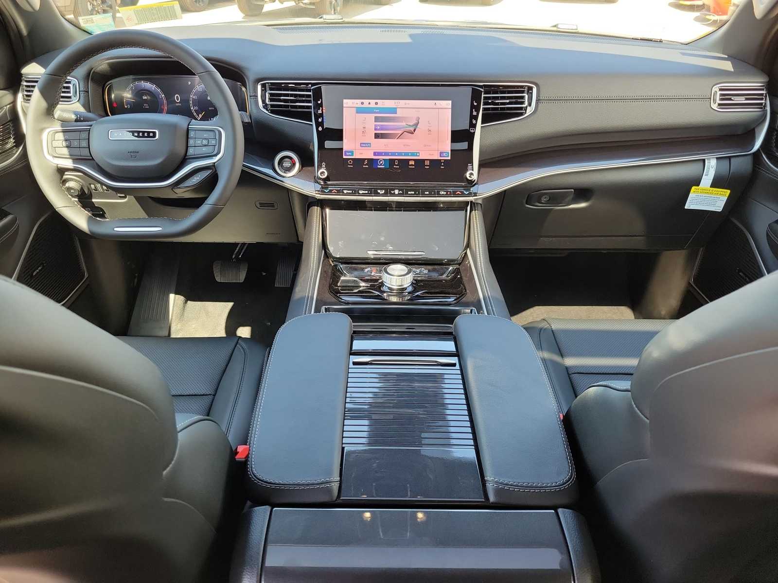 Thumbnail: 2024 Jeep Wagoneer - 10