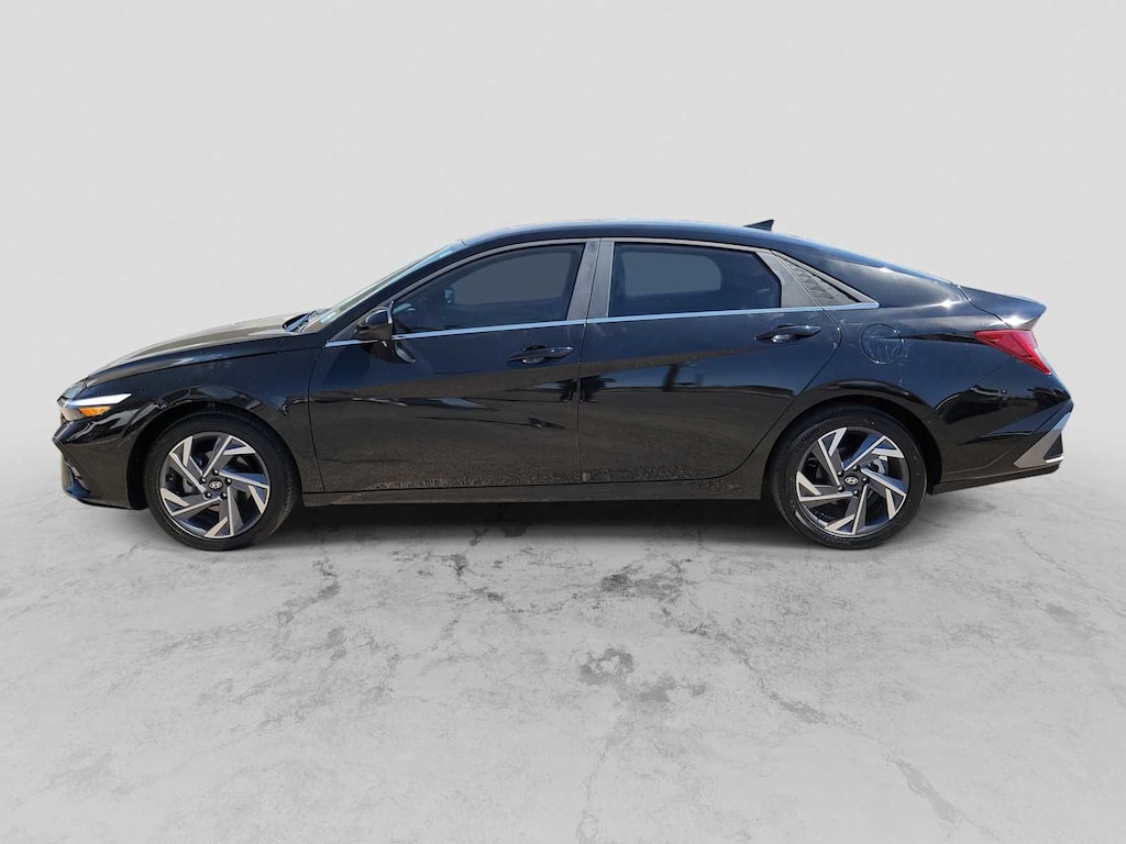 Used 2024 Hyundai Elantra SEL Sedan