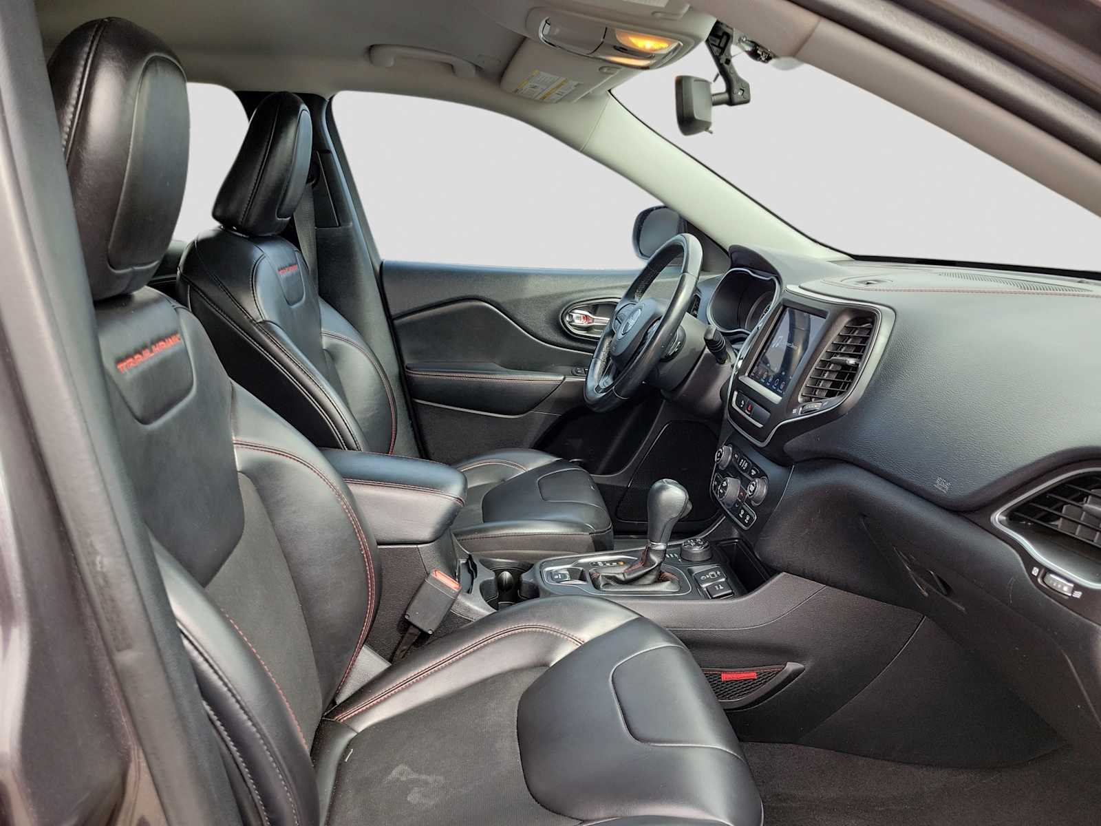 Thumbnail: 2020 Jeep Cherokee - 14