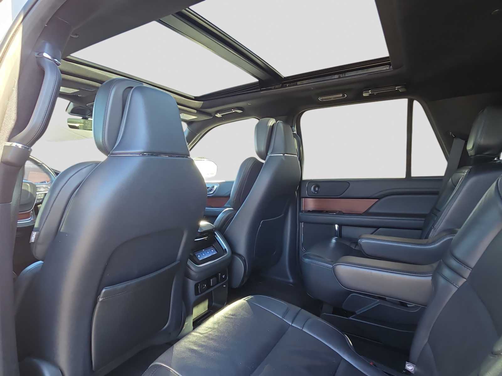 Thumbnail: 2023 Lincoln Navigator - 11