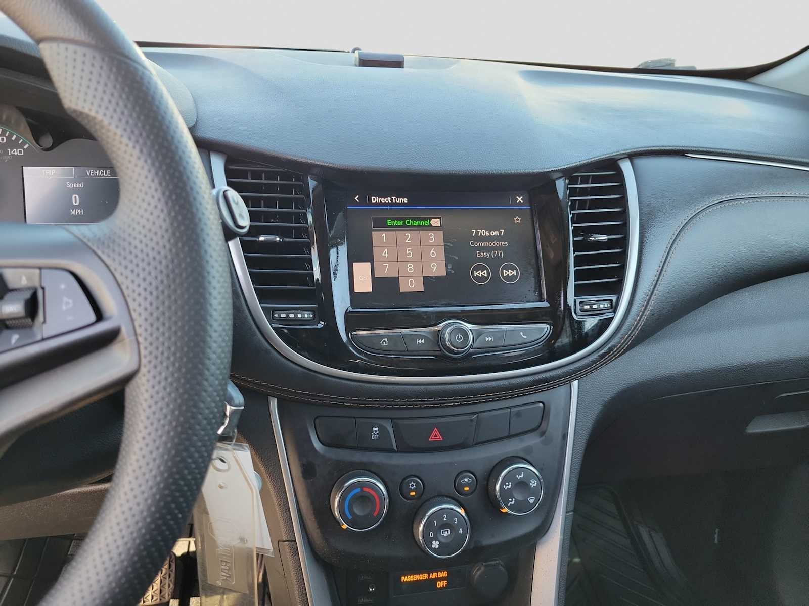 Thumbnail: 2022 Chevrolet Trax - 21