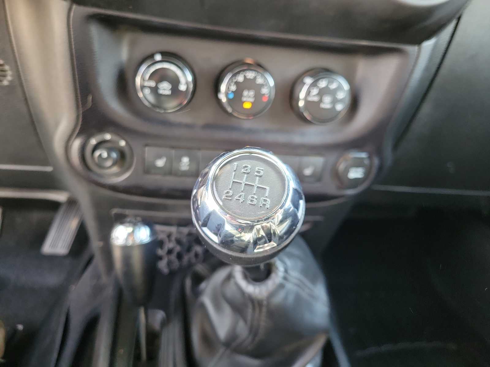 Thumbnail: 2014 Jeep Wrangler - 17