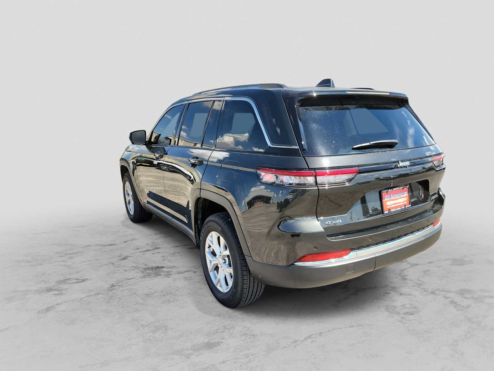 Thumbnail: 2026 Jeep Grand Cherokee - 4