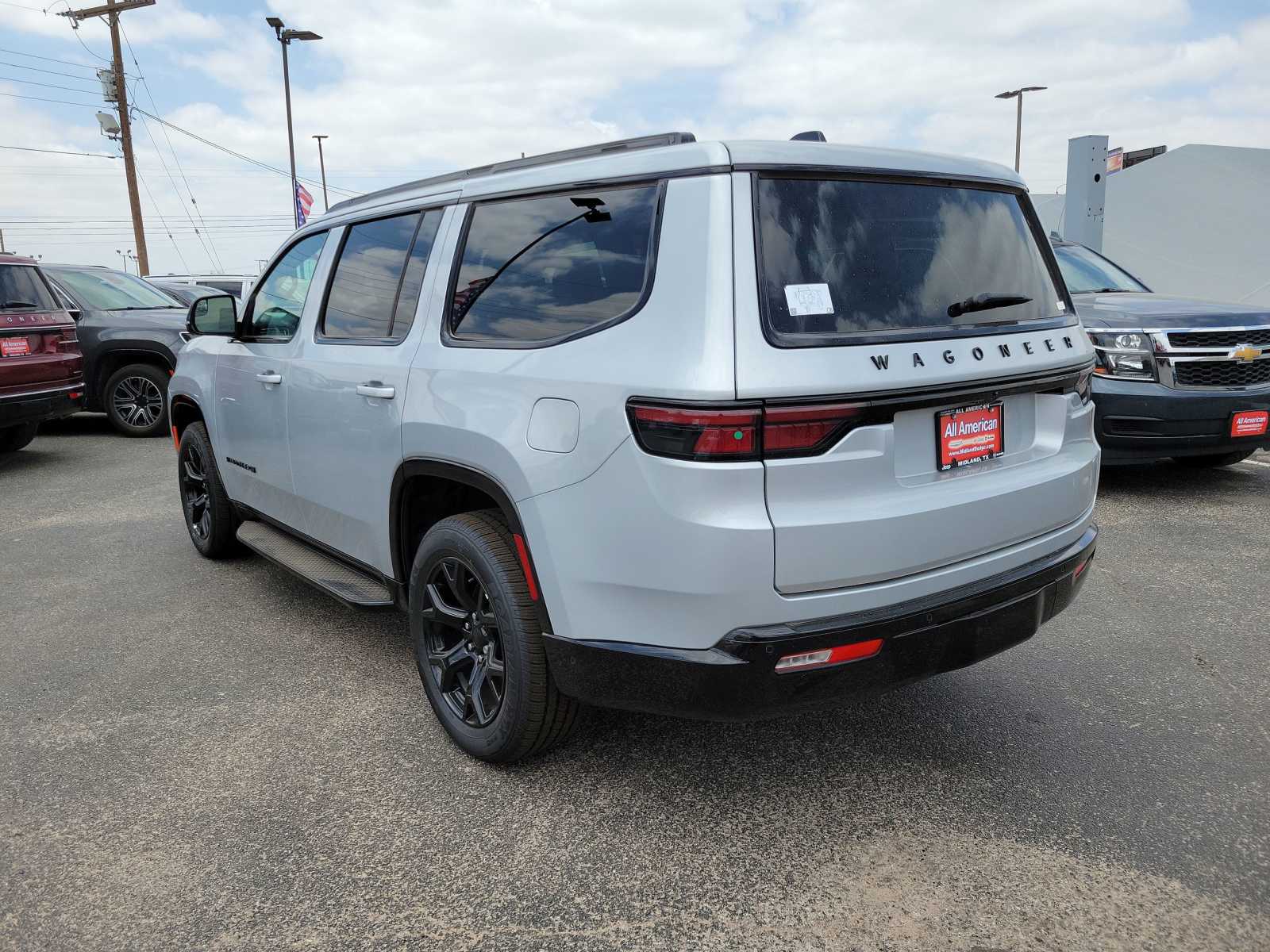 2024 Jeep Wagoneer Carbide photo 3
