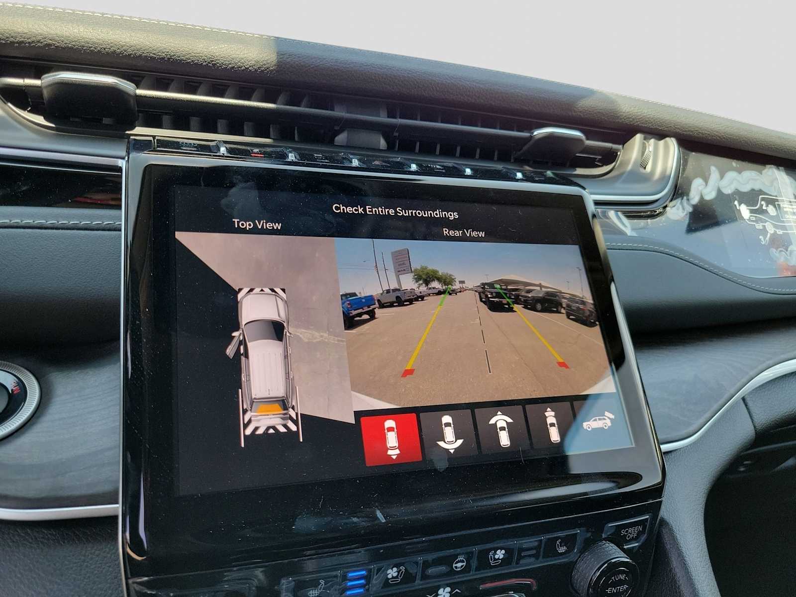 Thumbnail: 2023 Jeep Grand Cherokee - 20