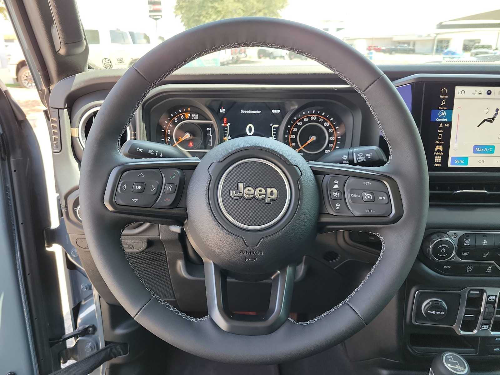 Thumbnail: 2025 Jeep Gladiator - 15