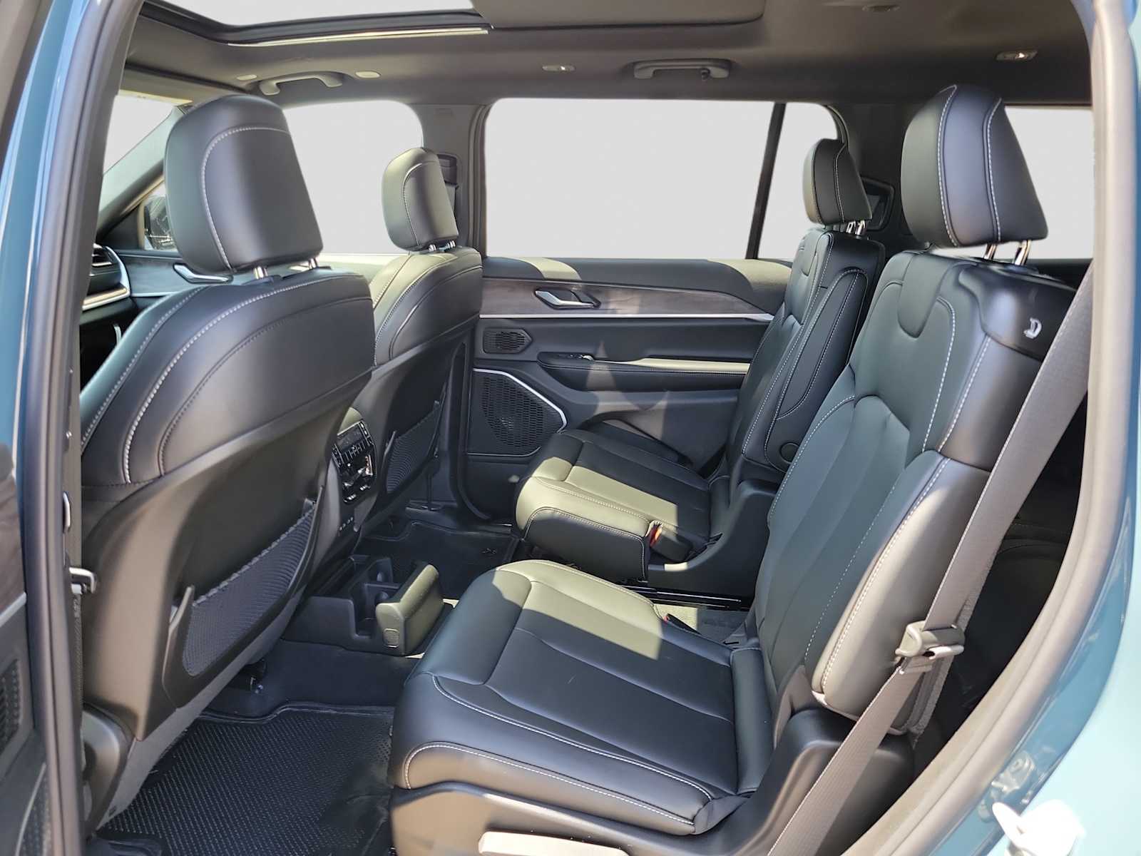 Thumbnail: 2026 Jeep Grand Cherokee - 8