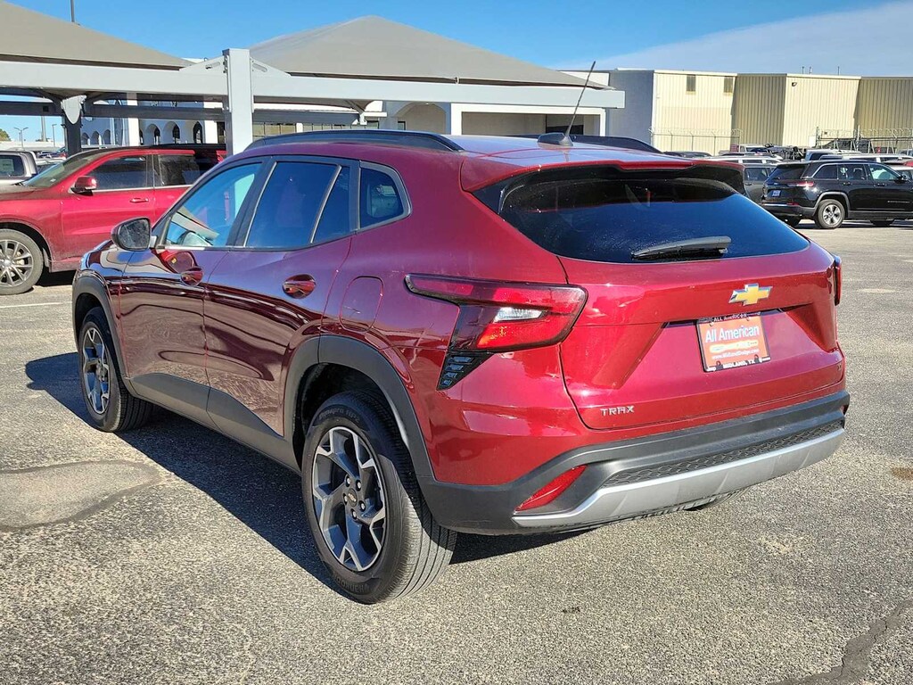 Used 2024 Chevrolet Trax LT SUV