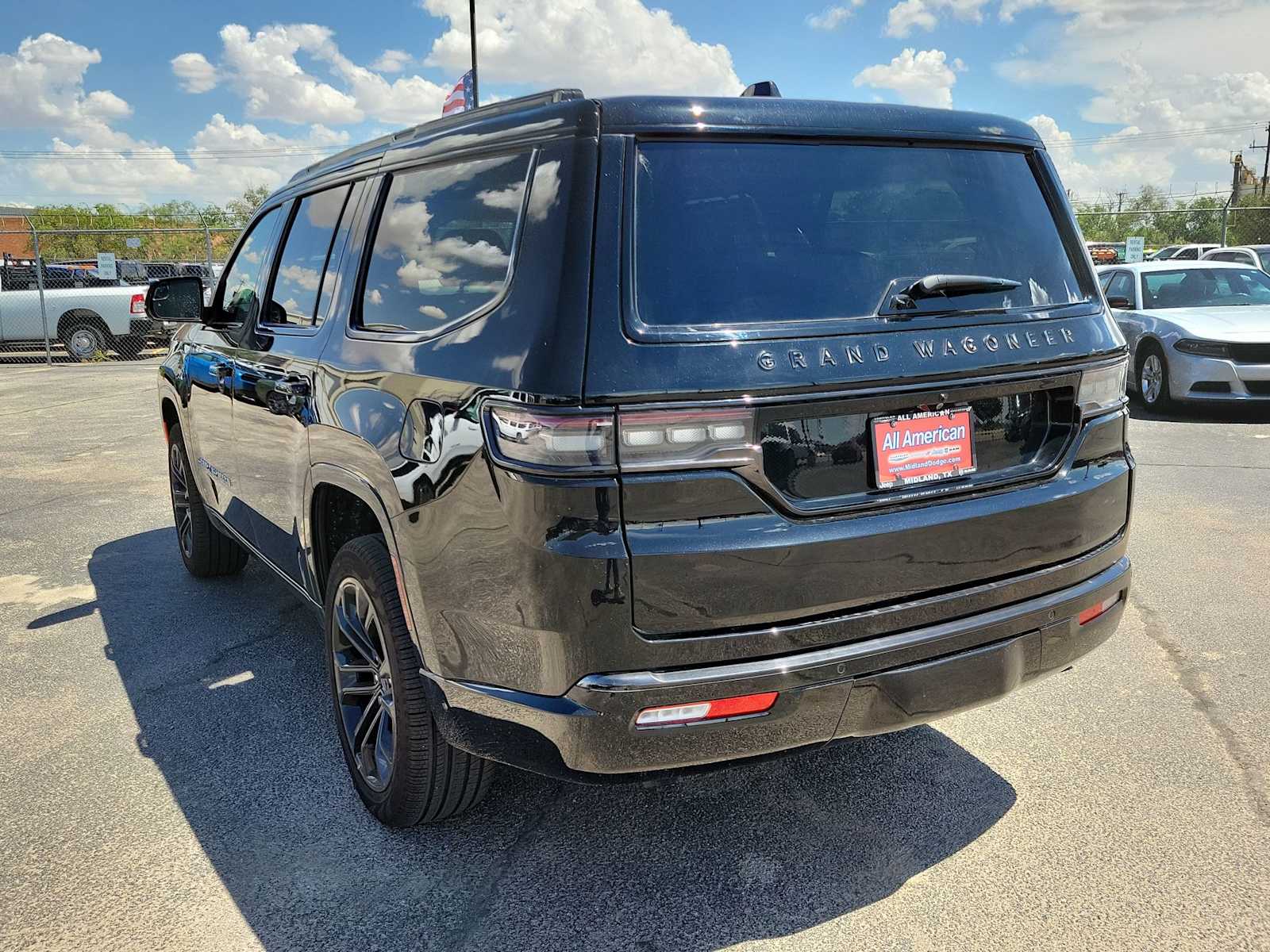 2024 Jeep Grand Wagoneer III photo 4
