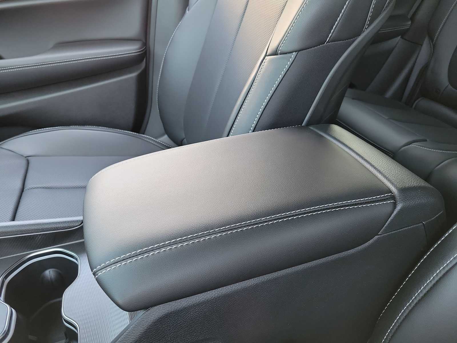 Thumbnail: 2024 Jeep Grand Cherokee - 16