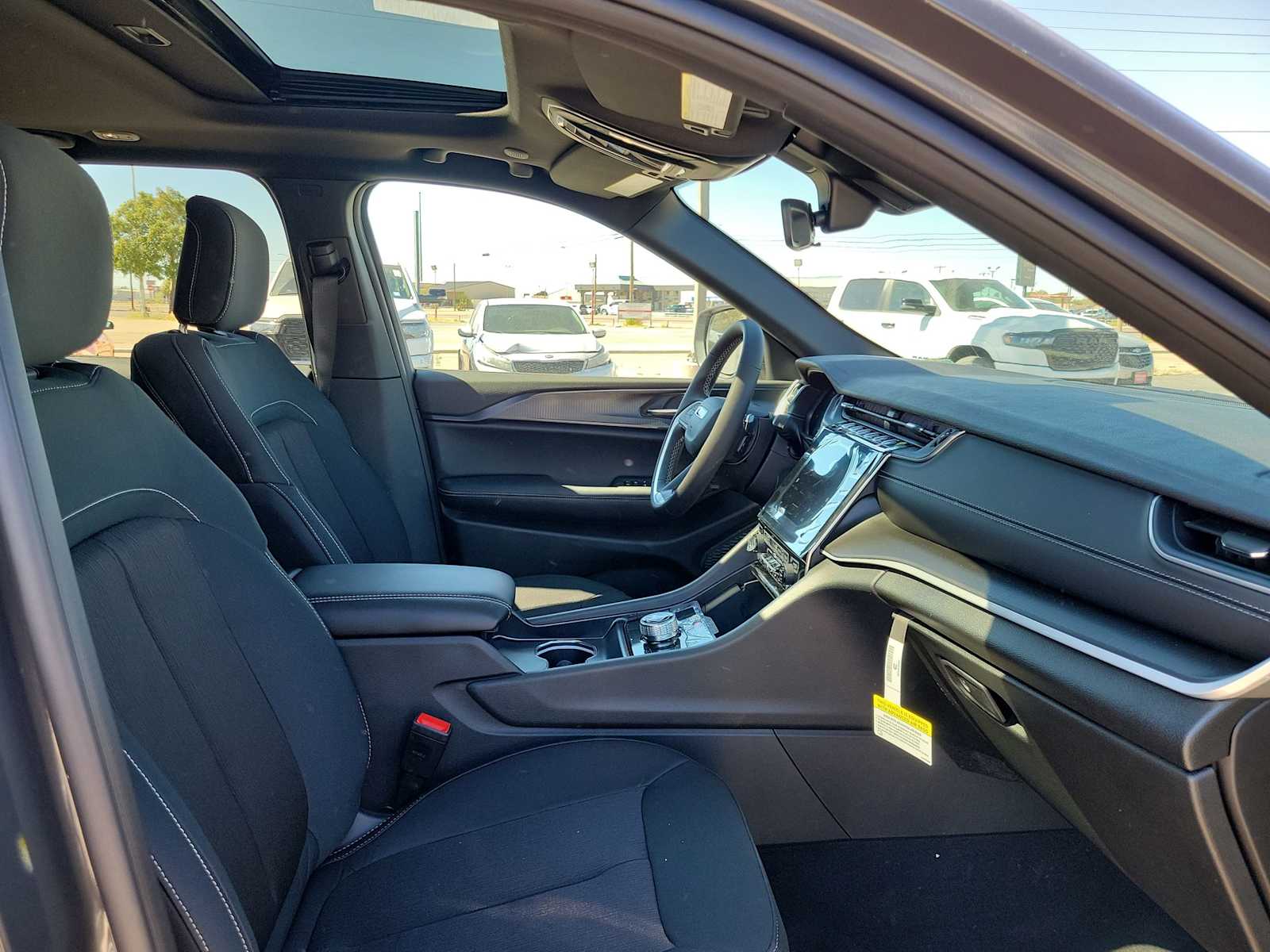 Thumbnail: 2025 Jeep Grand Cherokee - 14