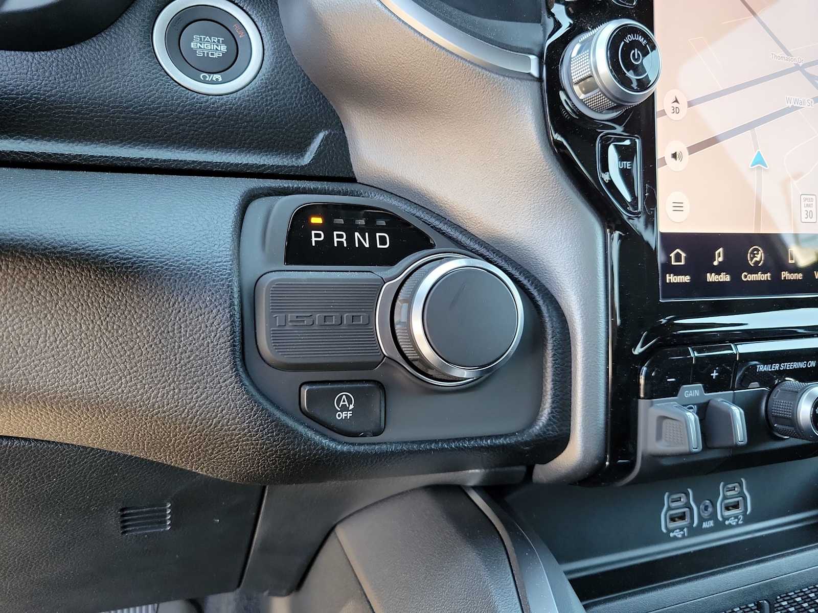 Thumbnail: 2025 RAM 1500 - 17