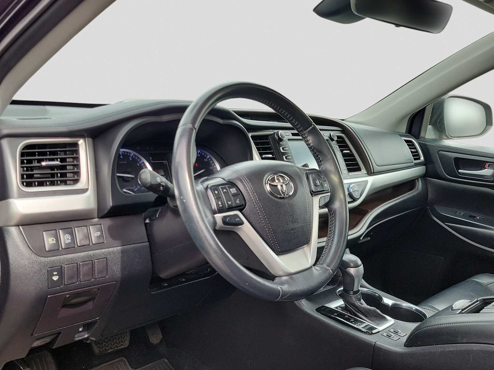 Thumbnail: 2019 Toyota Highlander - 2