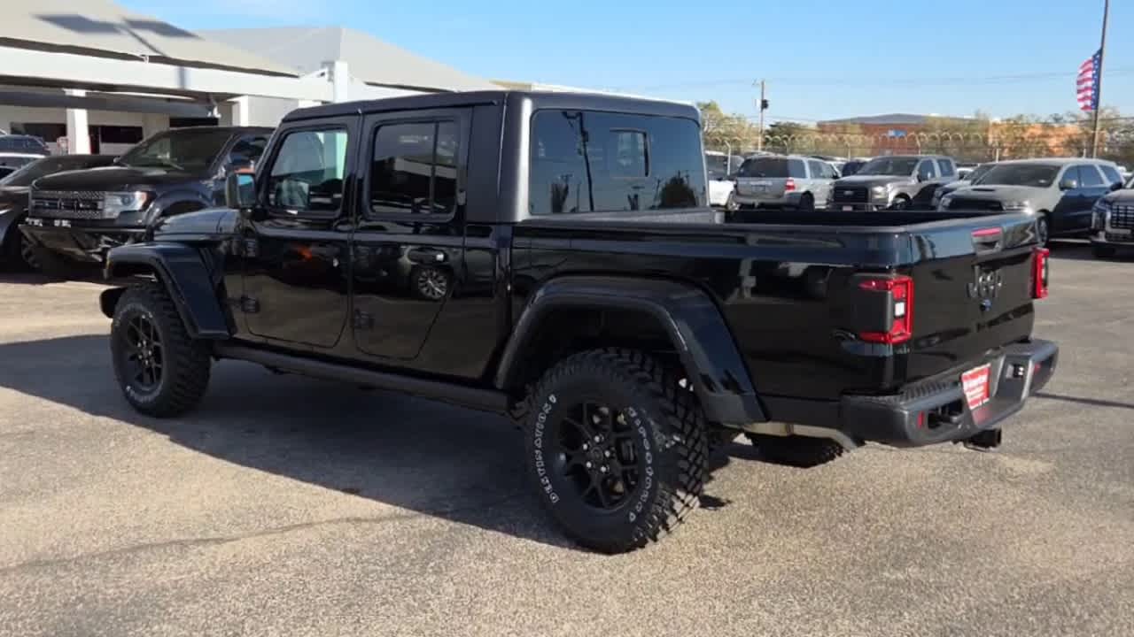 Thumbnail: 2026 Jeep Gladiator - 7