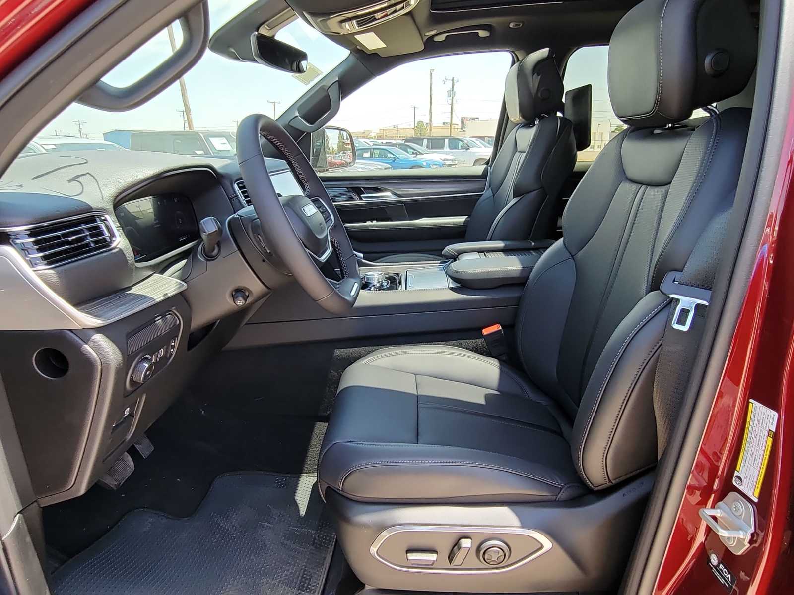 Thumbnail: 2024 Jeep Wagoneer - 11
