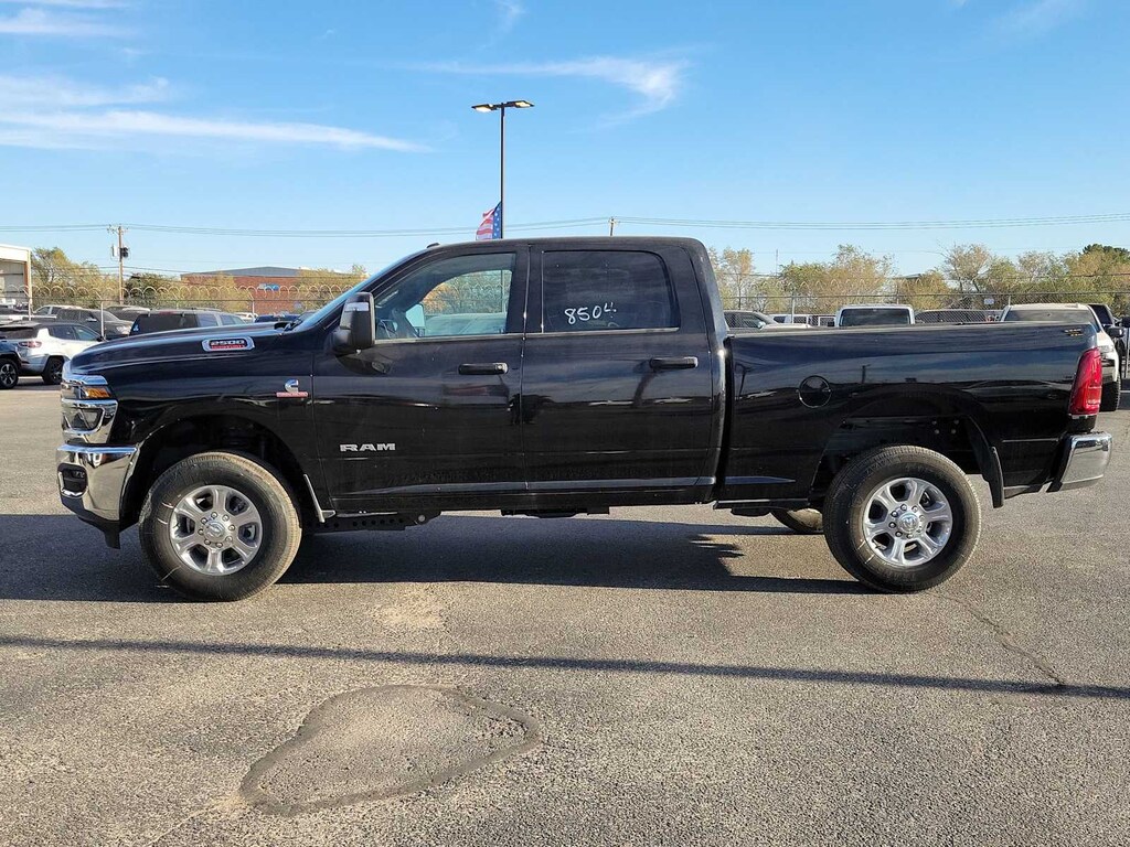 New 2025 Ram 2500 BIG HORN CREW CAB 4X4 6'4 BOX Pickup