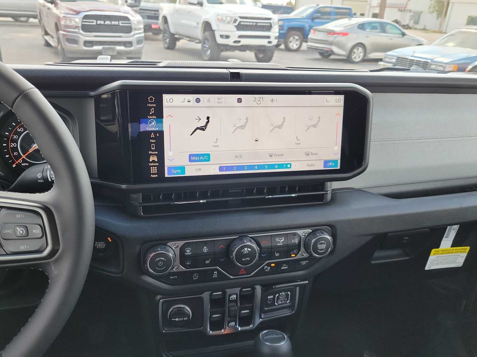 Thumbnail: 2025 Jeep Gladiator - 21