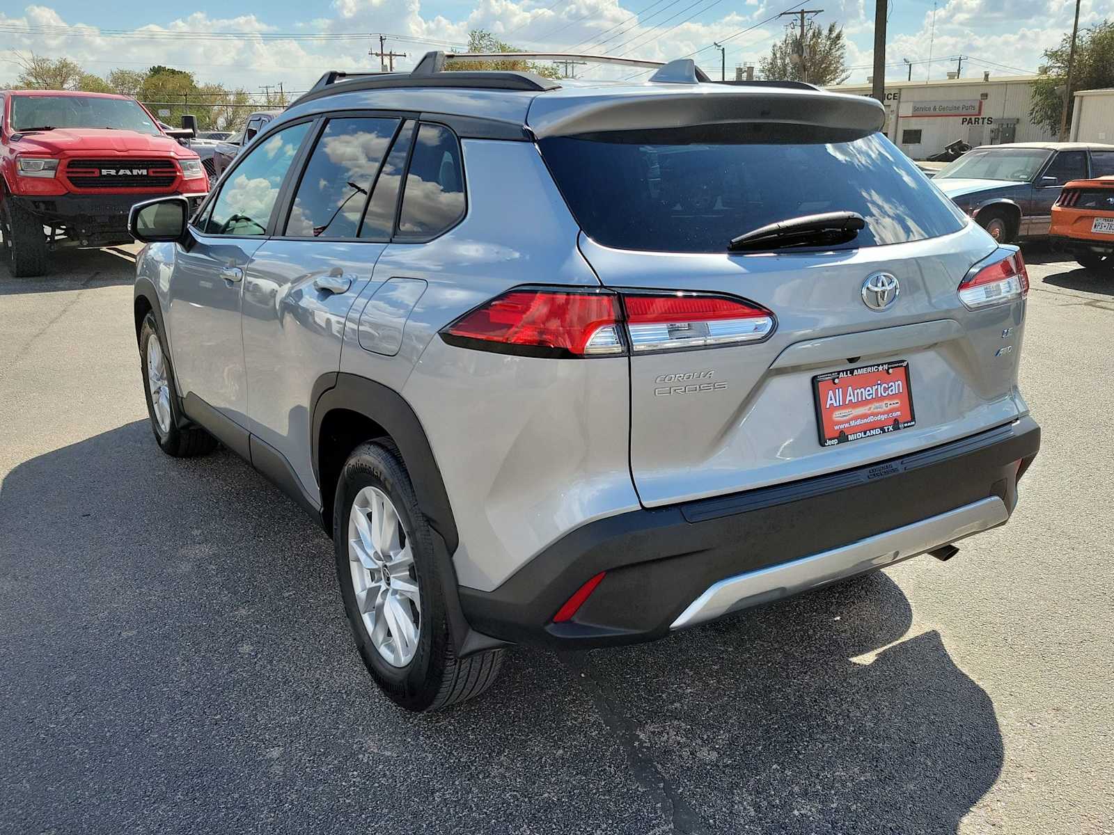 2024 Toyota Corolla Cross LE photo 4