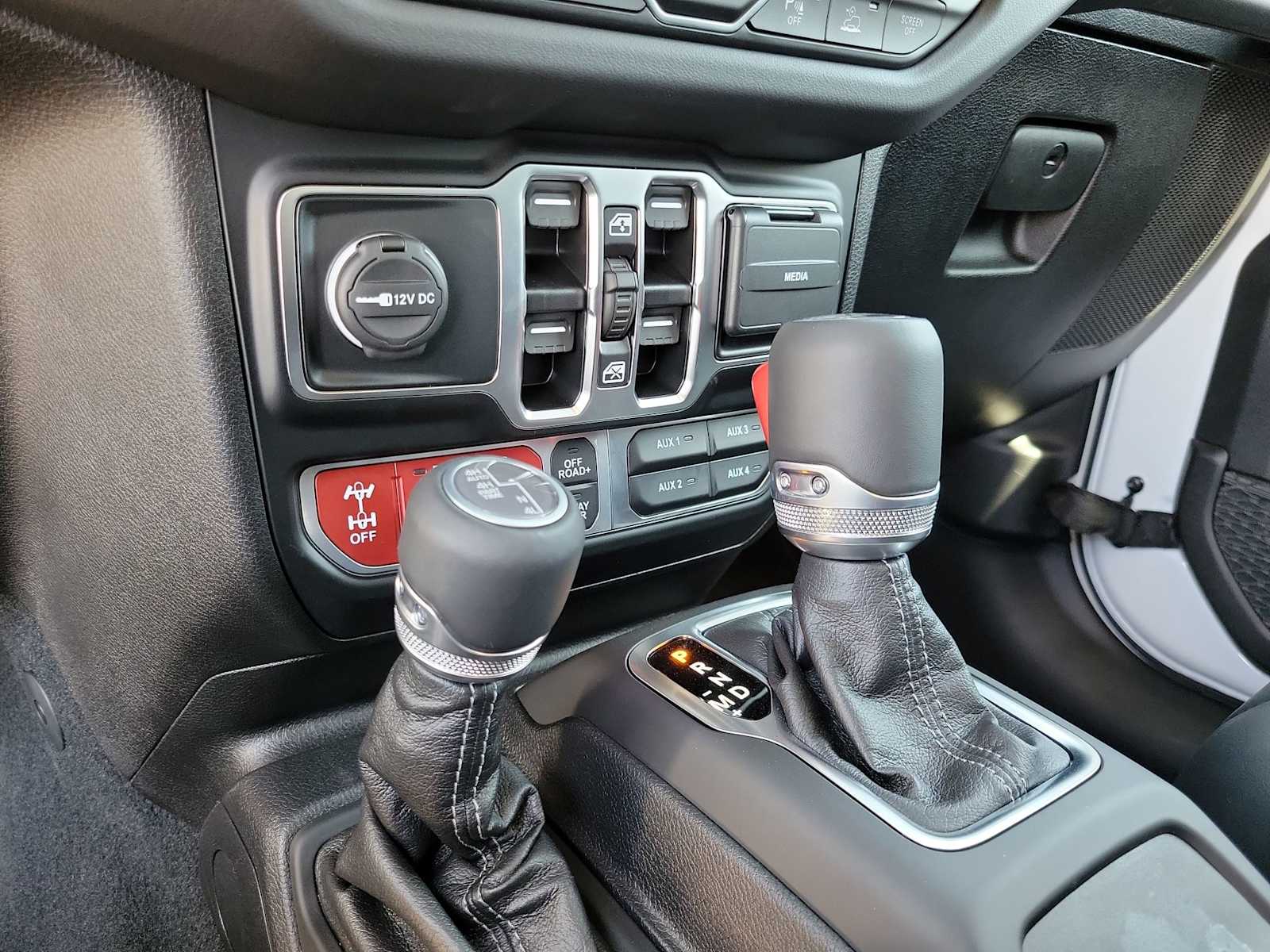 Thumbnail: 2024 Jeep Wrangler - 17