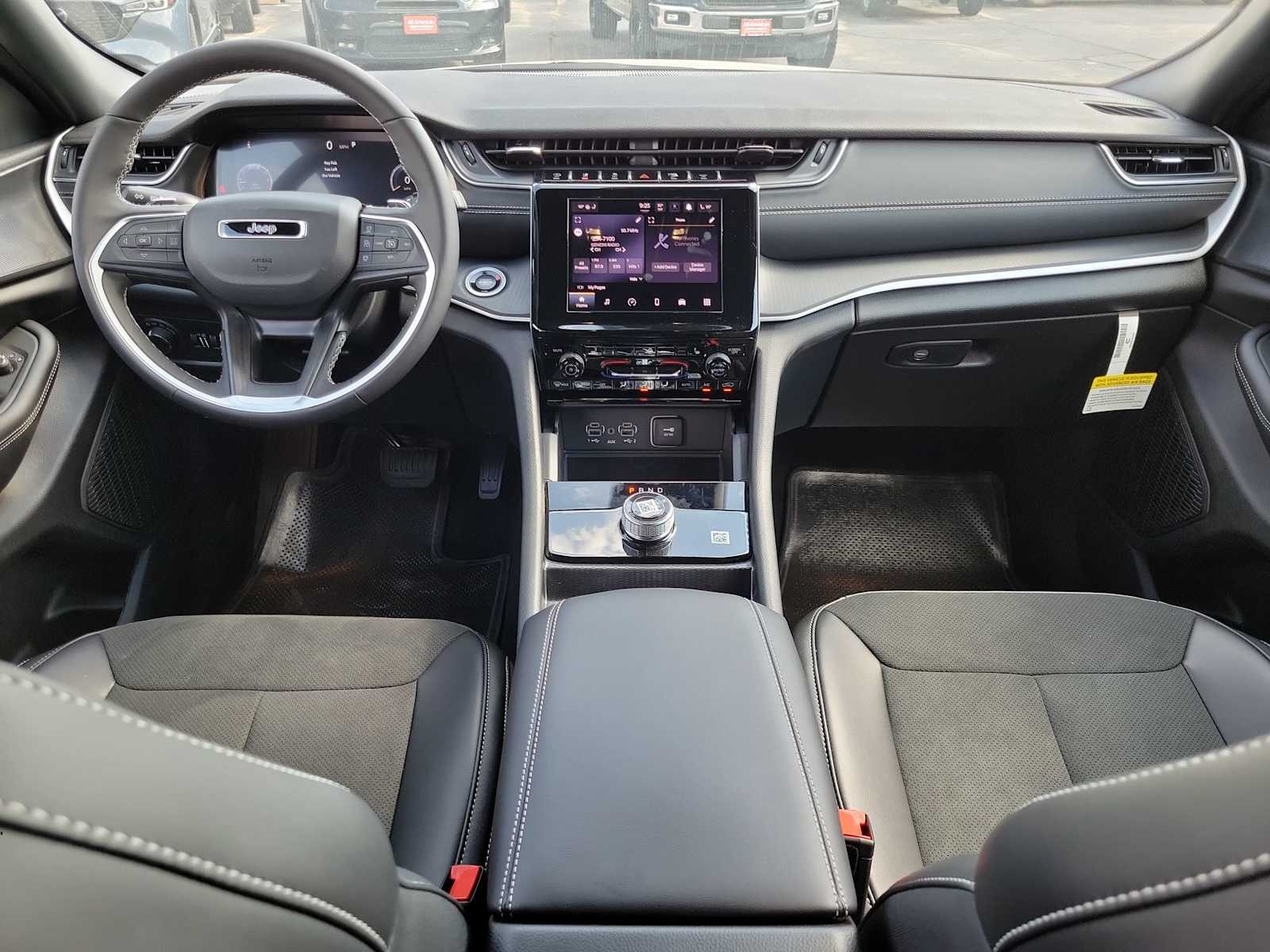 Thumbnail: 2025 Jeep Grand Cherokee - 10