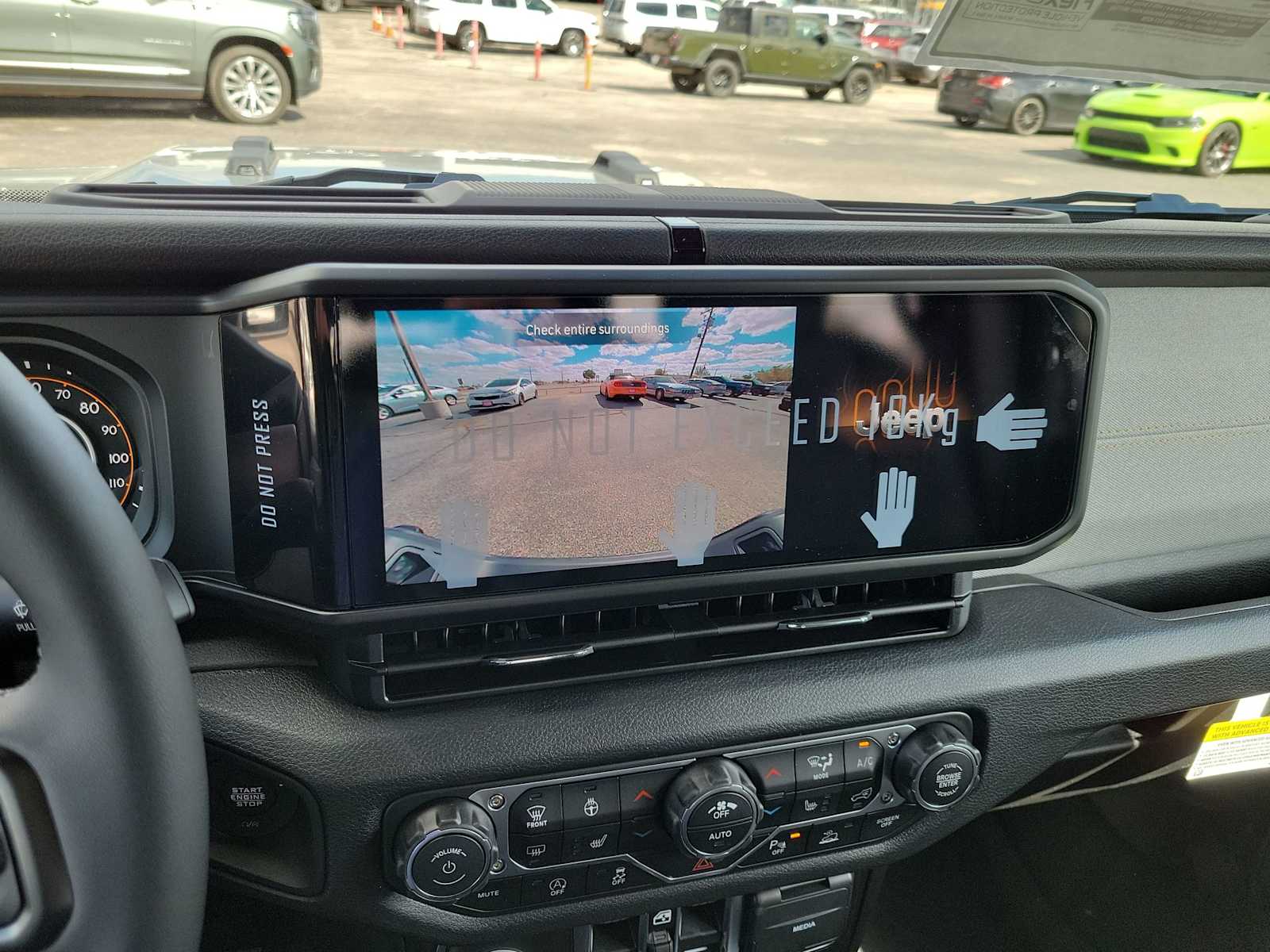 Thumbnail: 2025 Jeep Gladiator - 20