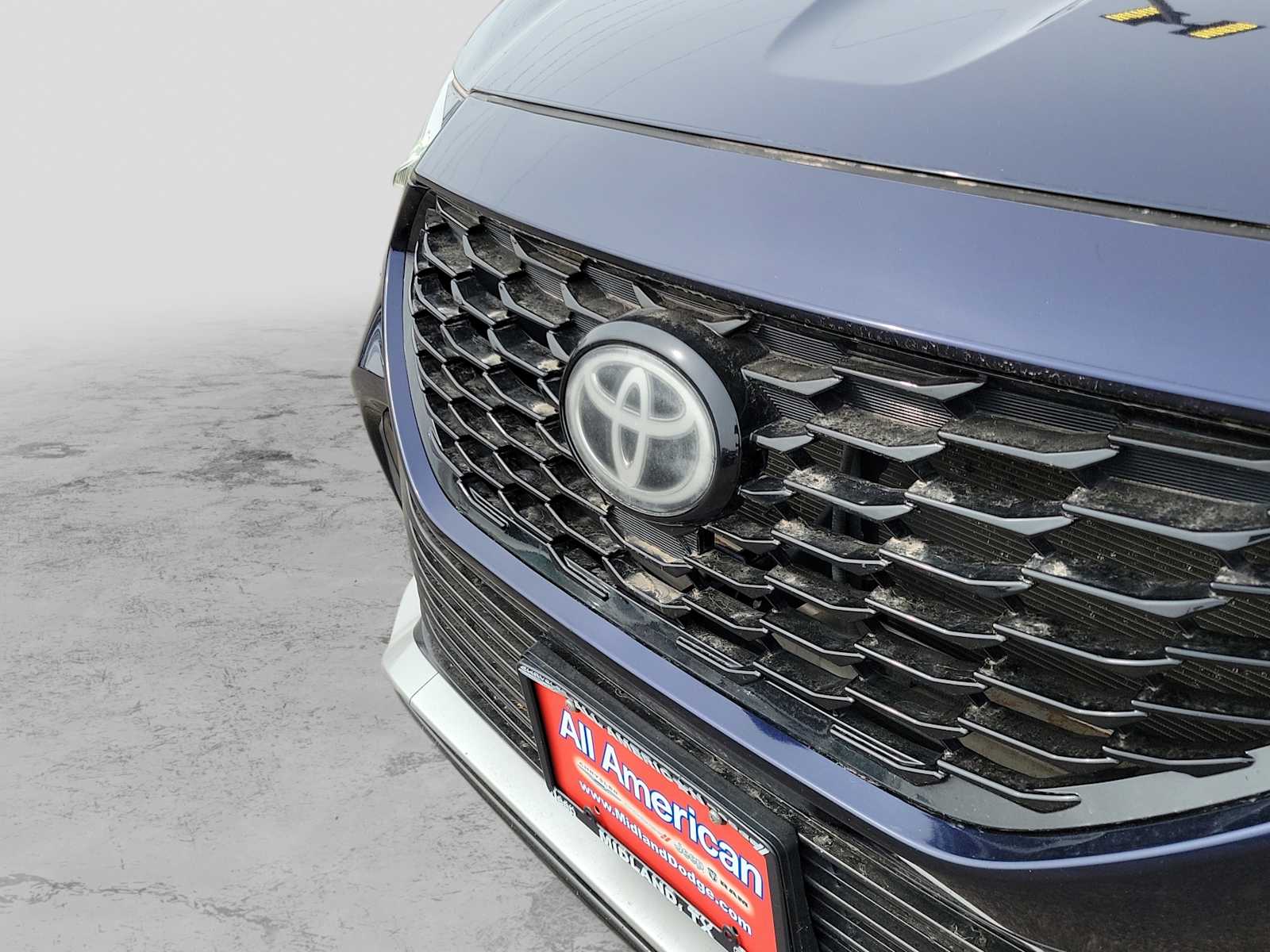 Thumbnail: 2022 Toyota Highlander - 9