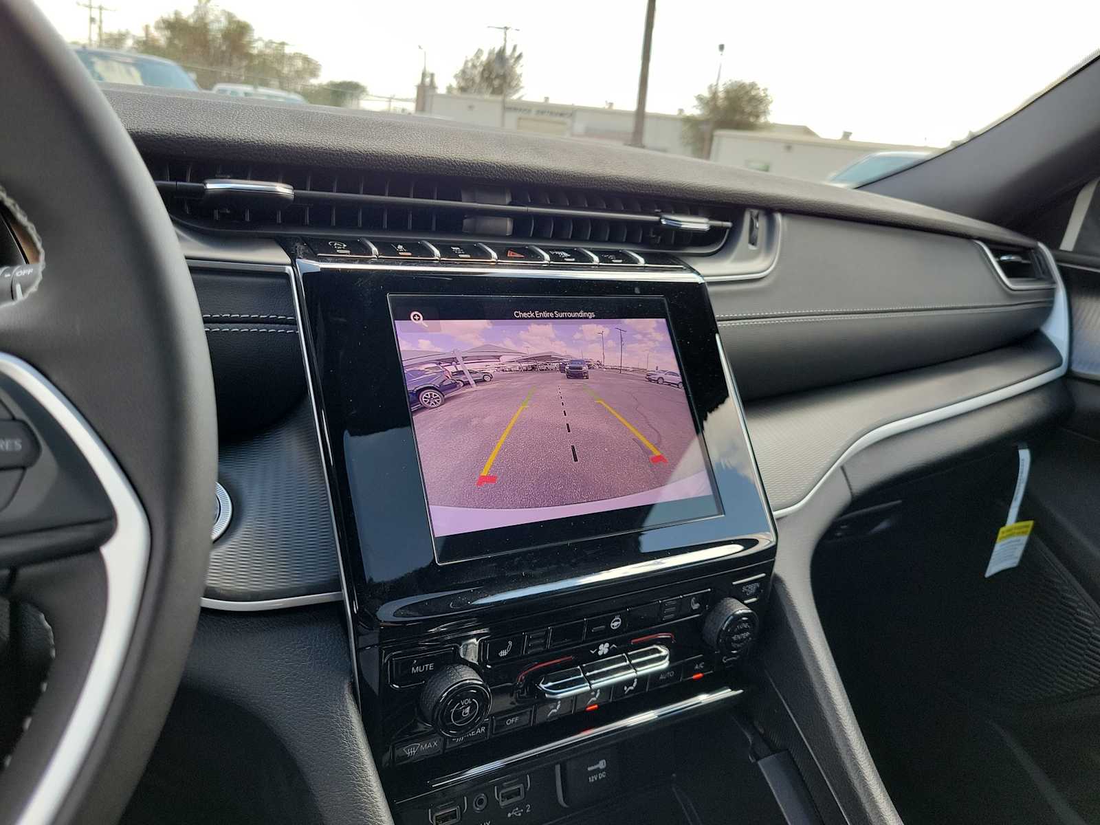 Thumbnail: 2025 Jeep Grand Cherokee - 20