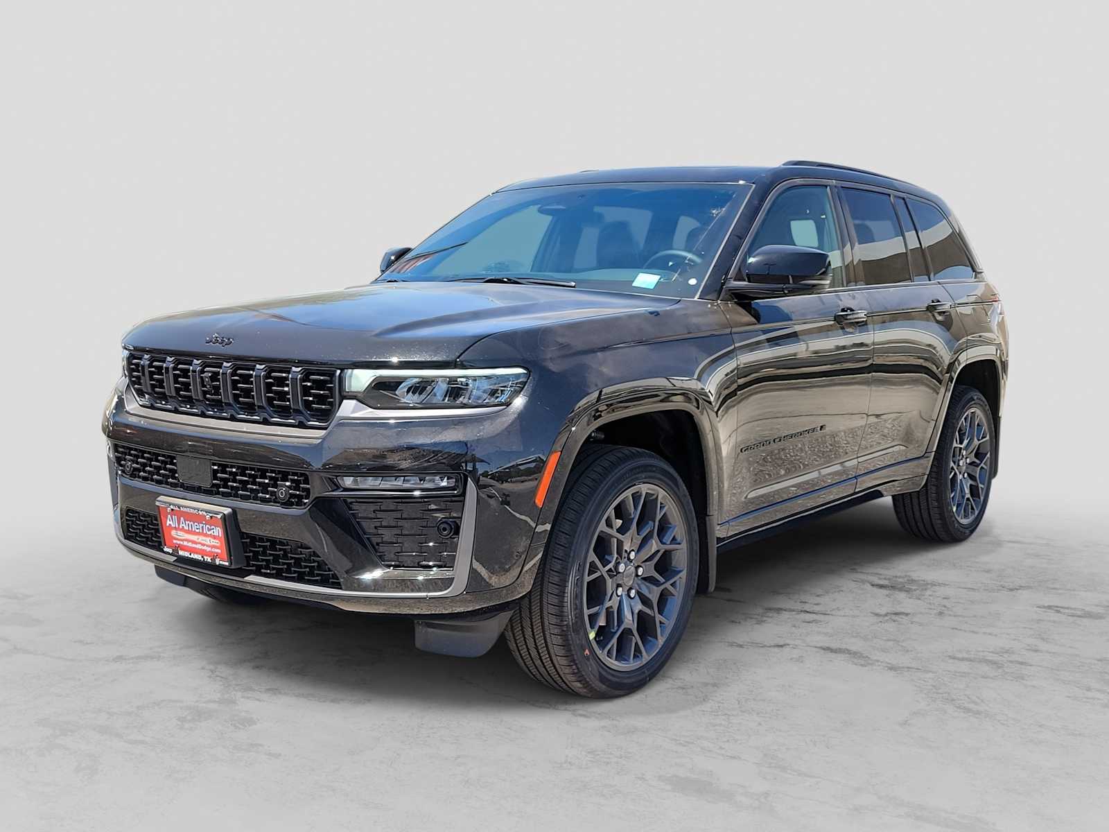 2026 Jeep Grand Cherokee Summit 4x4's photo
