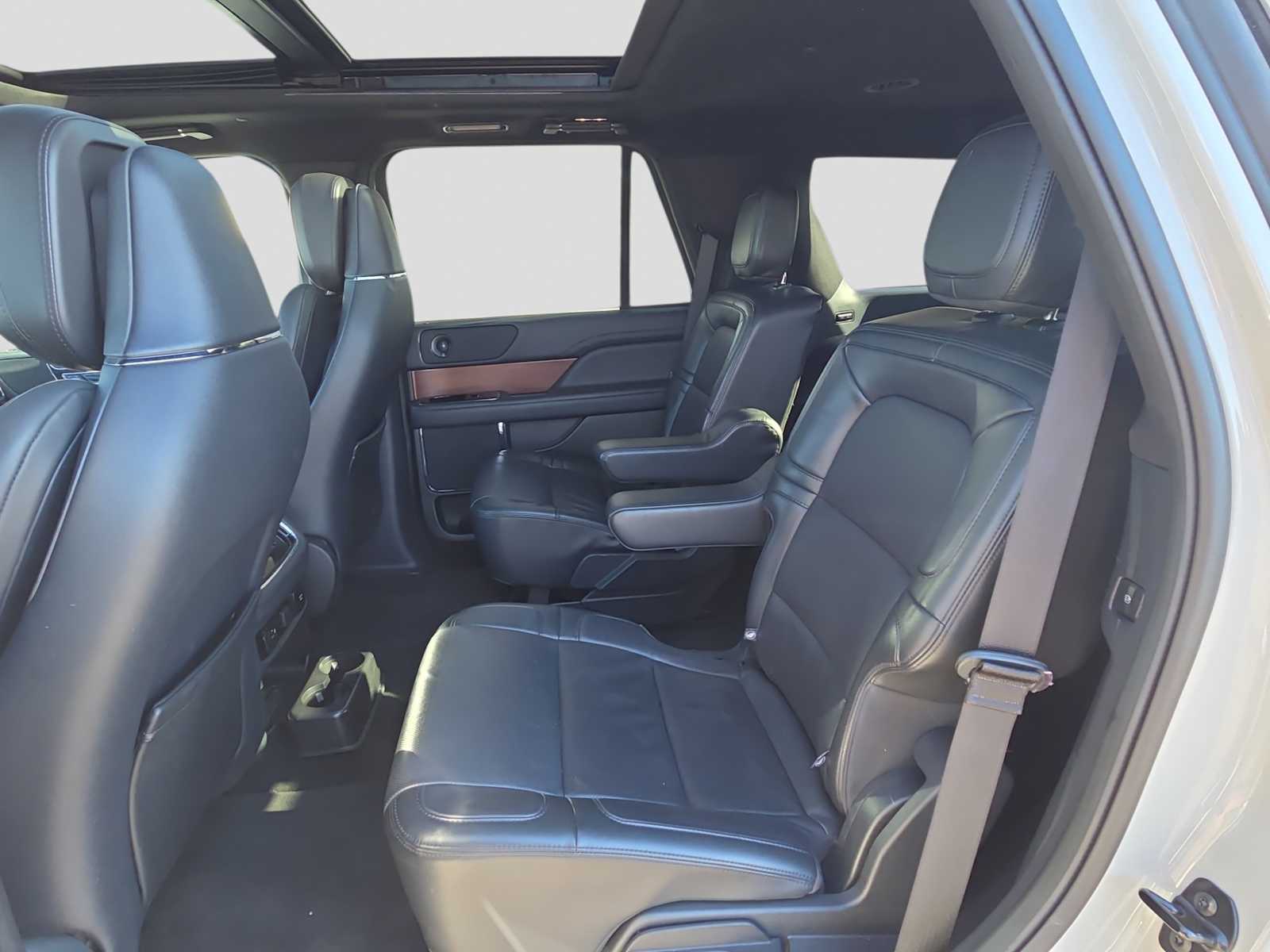 Thumbnail: 2023 Lincoln Navigator - 12