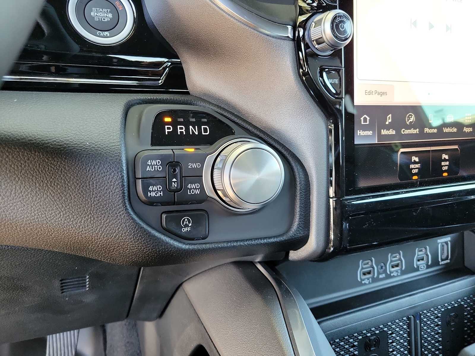 Thumbnail: 2026 RAM 1500 - 17