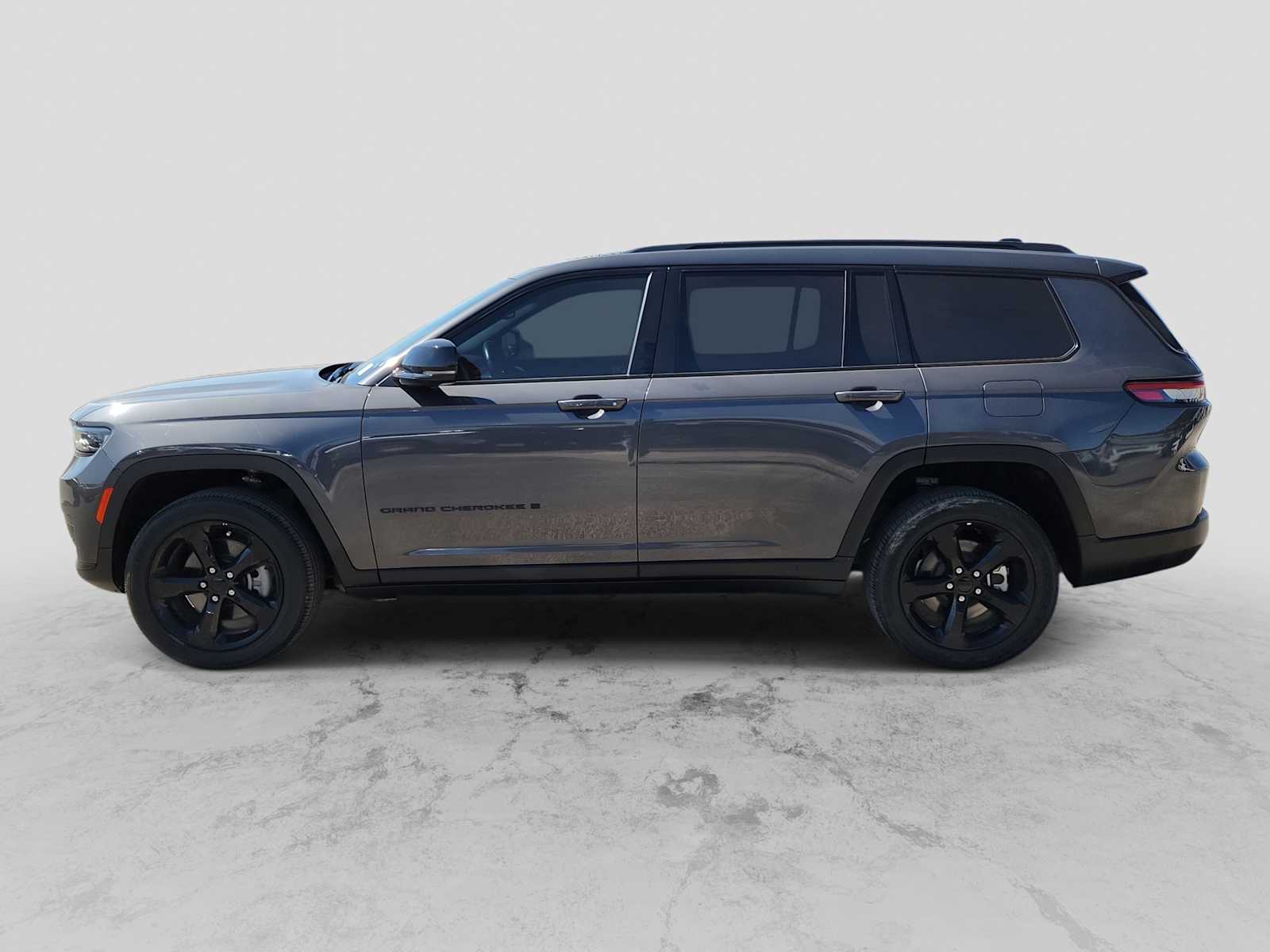 Thumbnail: 2022 Jeep Grand Cherokee - 3