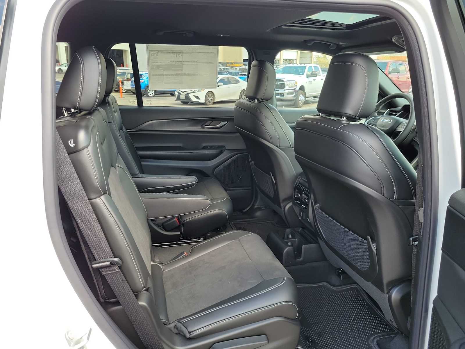 Thumbnail: 2025 Jeep Grand Cherokee - 13