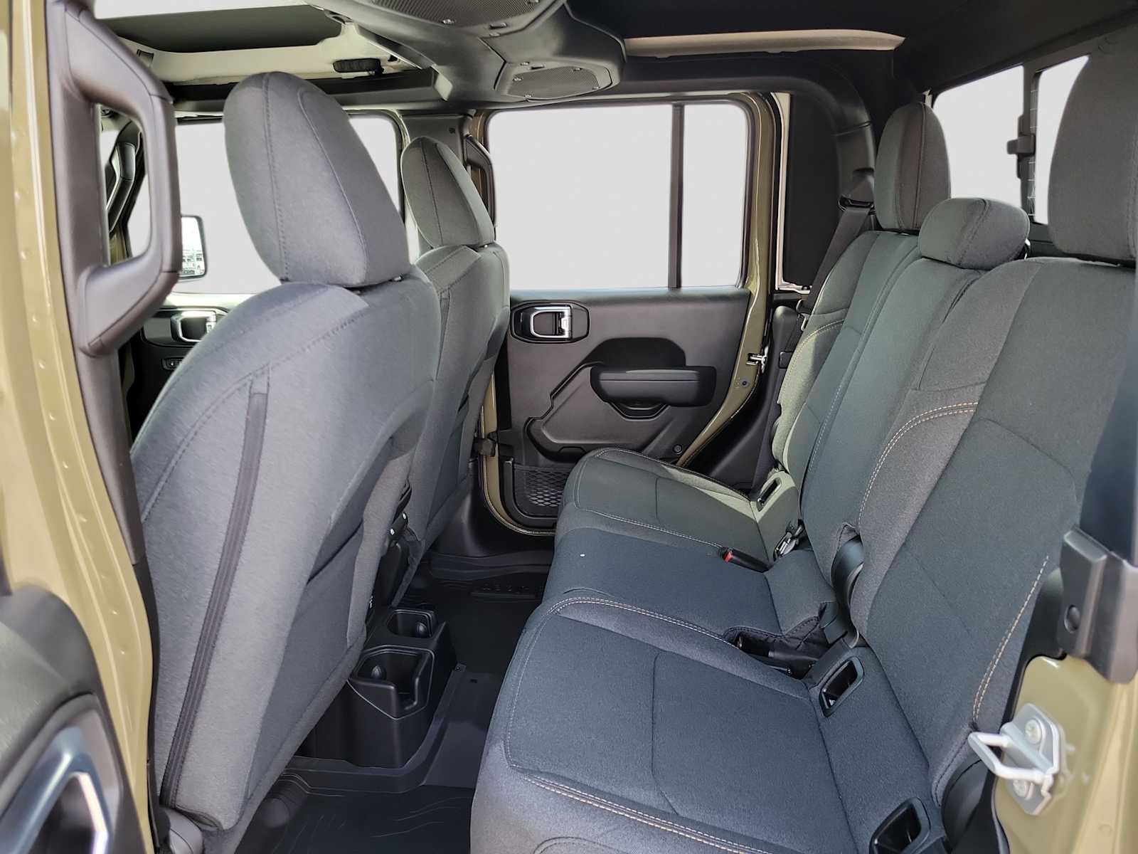 Thumbnail: 2025 Jeep Gladiator - 12