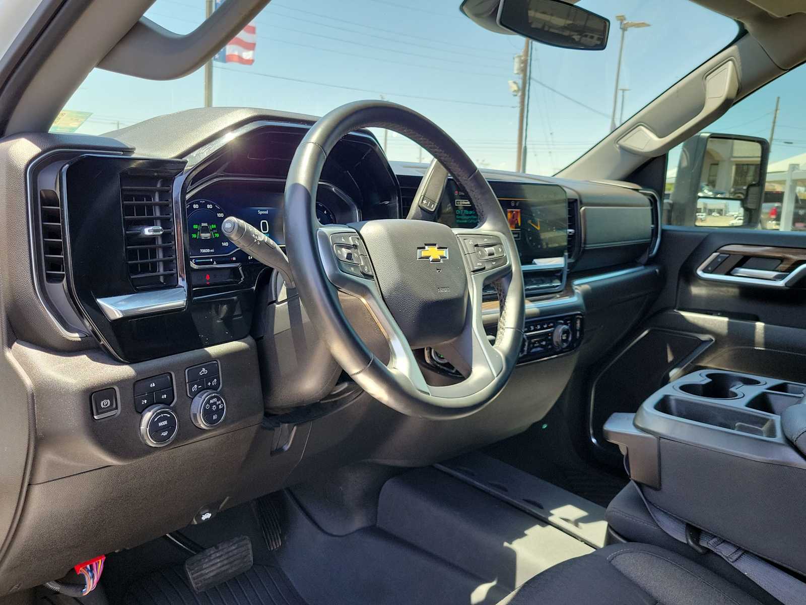 2024 Chevrolet Silverado 2500HD LT photo 2