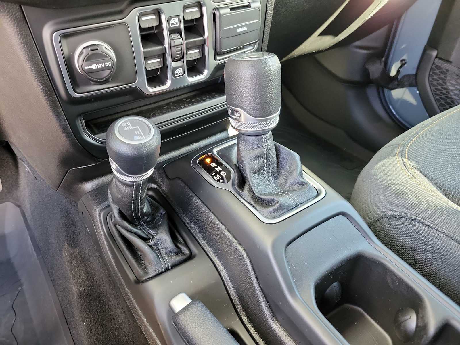 Thumbnail: 2025 Jeep Gladiator - 17