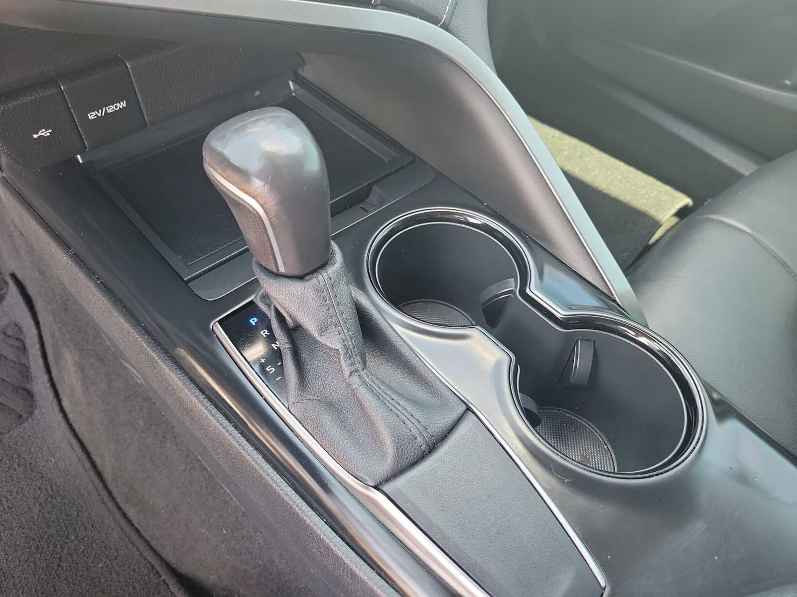 Thumbnail: 2020 Toyota Camry - 17