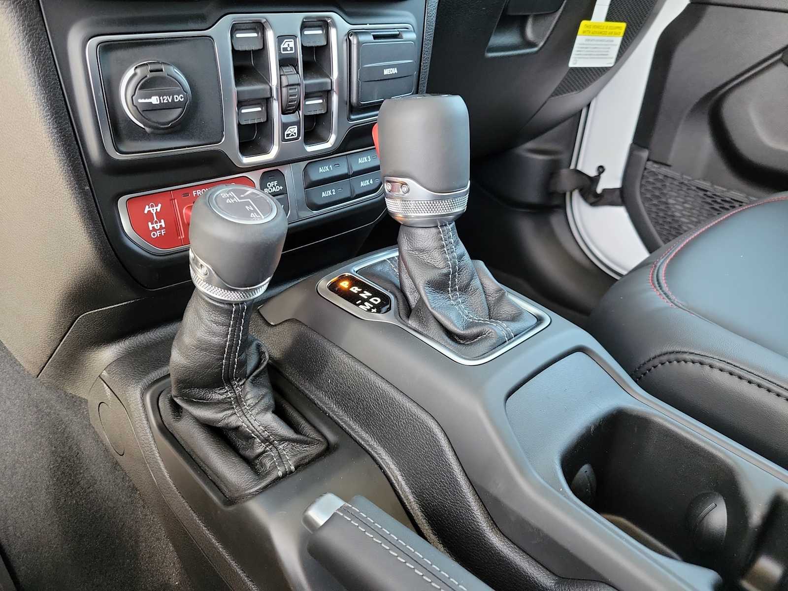 Thumbnail: 2026 Jeep Gladiator - 17