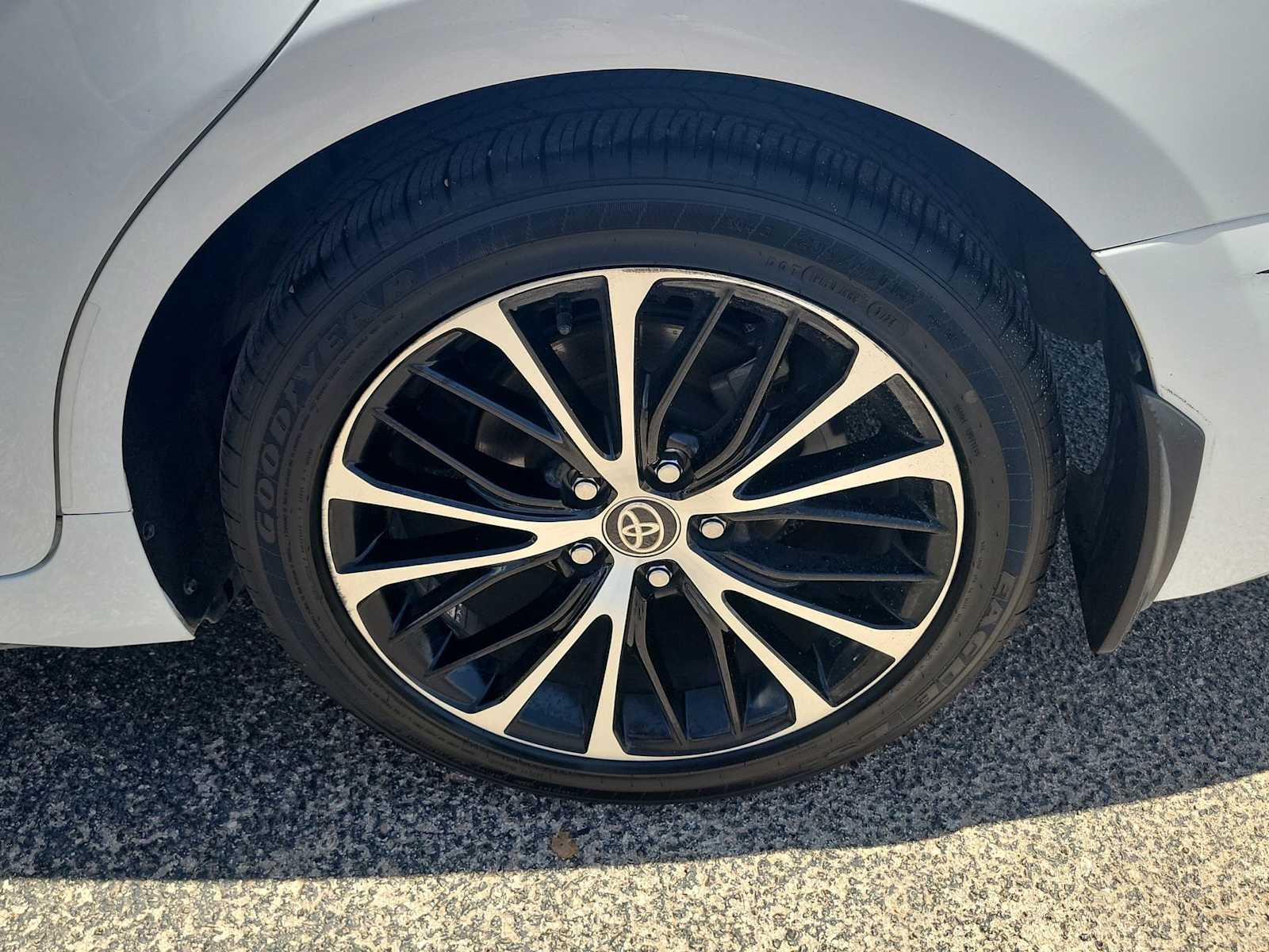 Thumbnail: 2020 Toyota Camry - 7