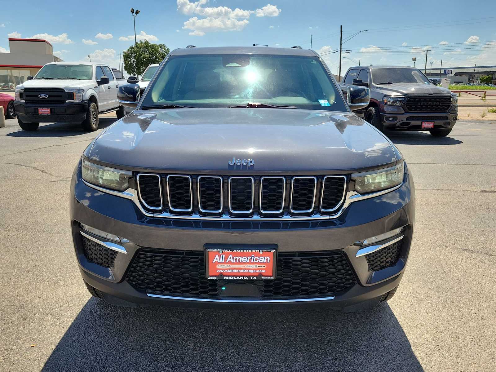 Thumbnail: 2022 Jeep Grand Cherokee - 6