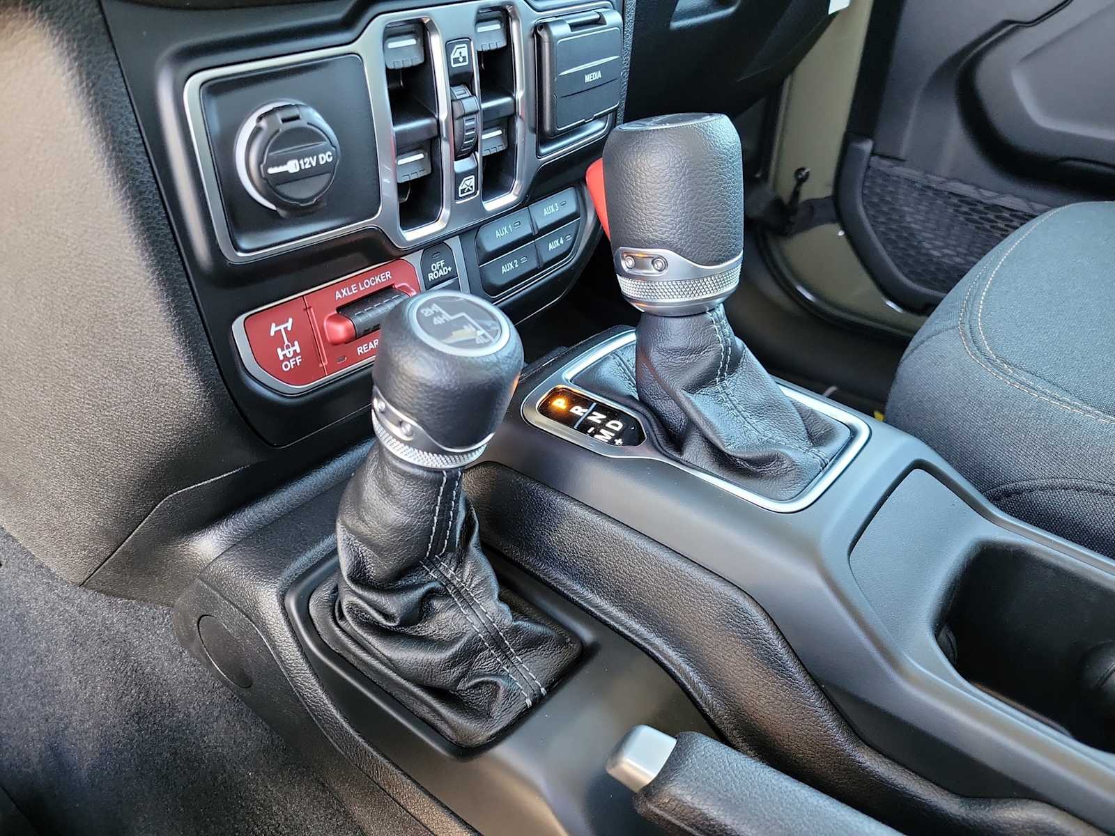 Thumbnail: 2026 Jeep Gladiator - 17