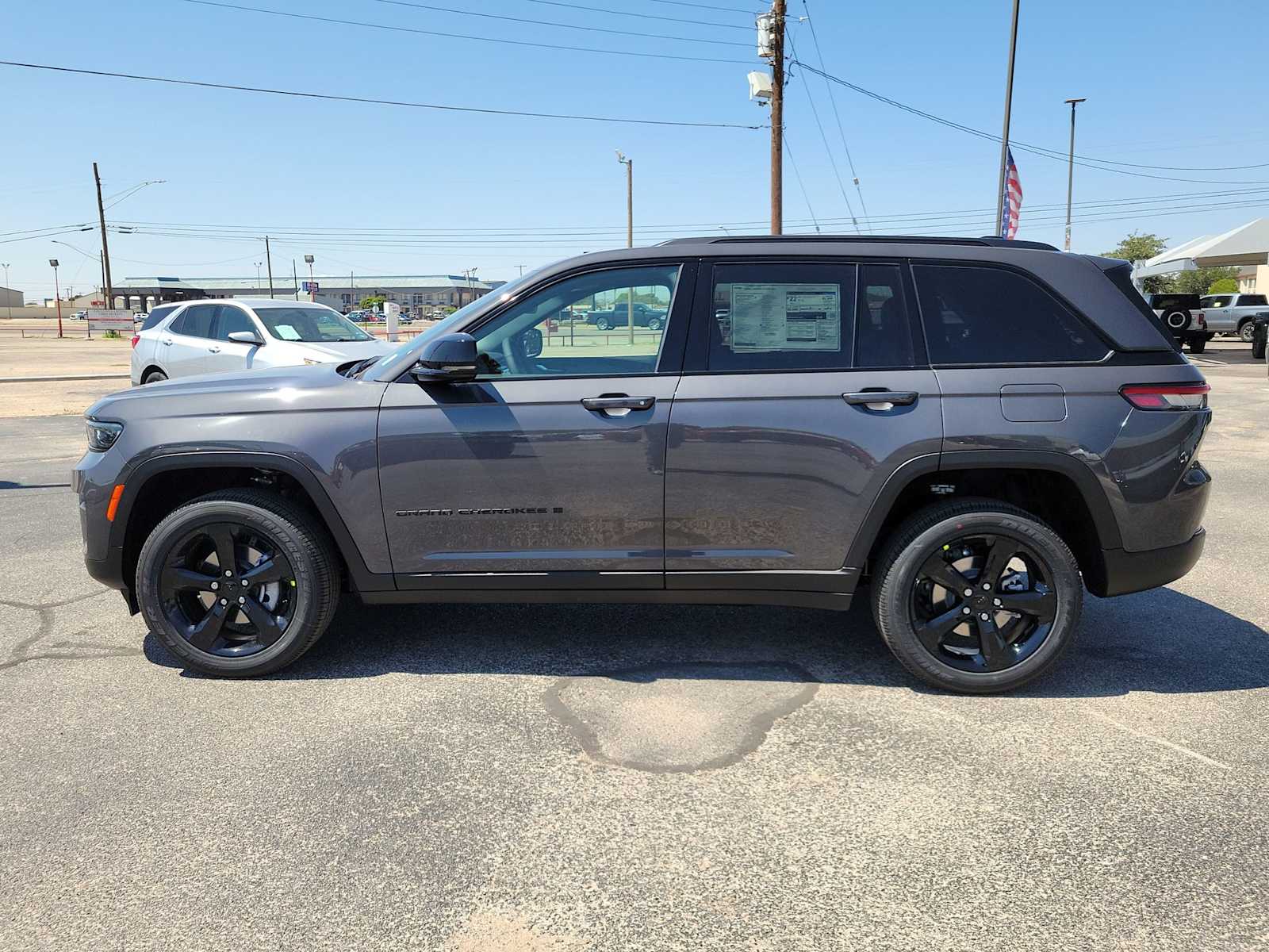 Thumbnail: 2025 Jeep Grand Cherokee - 3