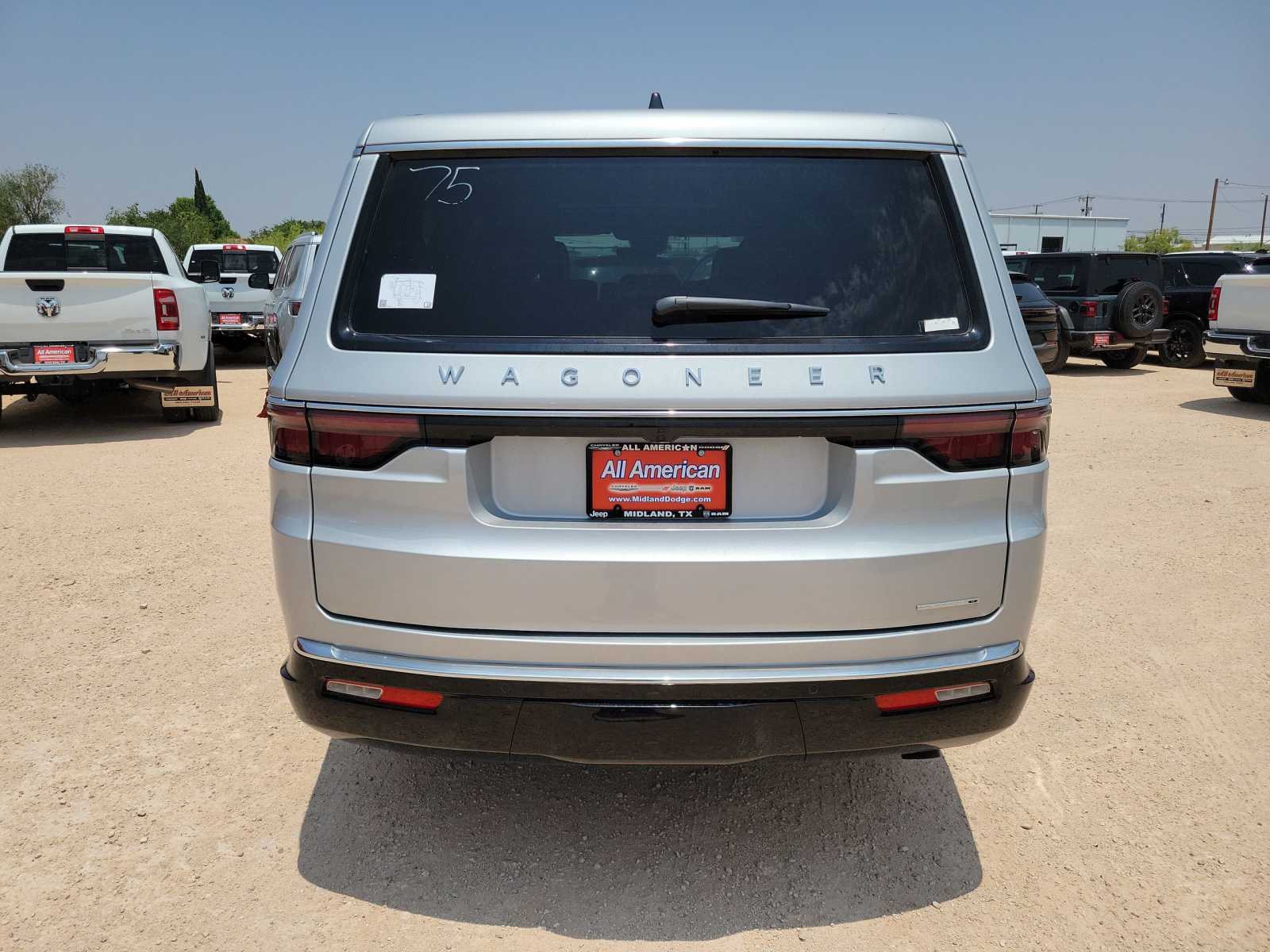 Thumbnail: 2024 Jeep Wagoneer - 5