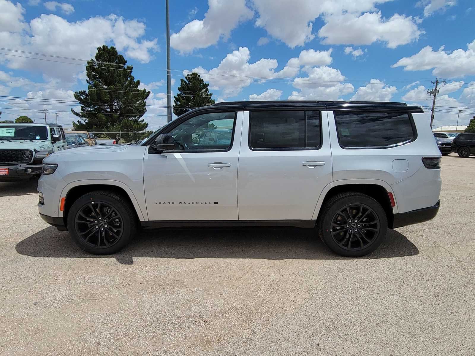 2024 Jeep Grand Wagoneer Obsidian 2