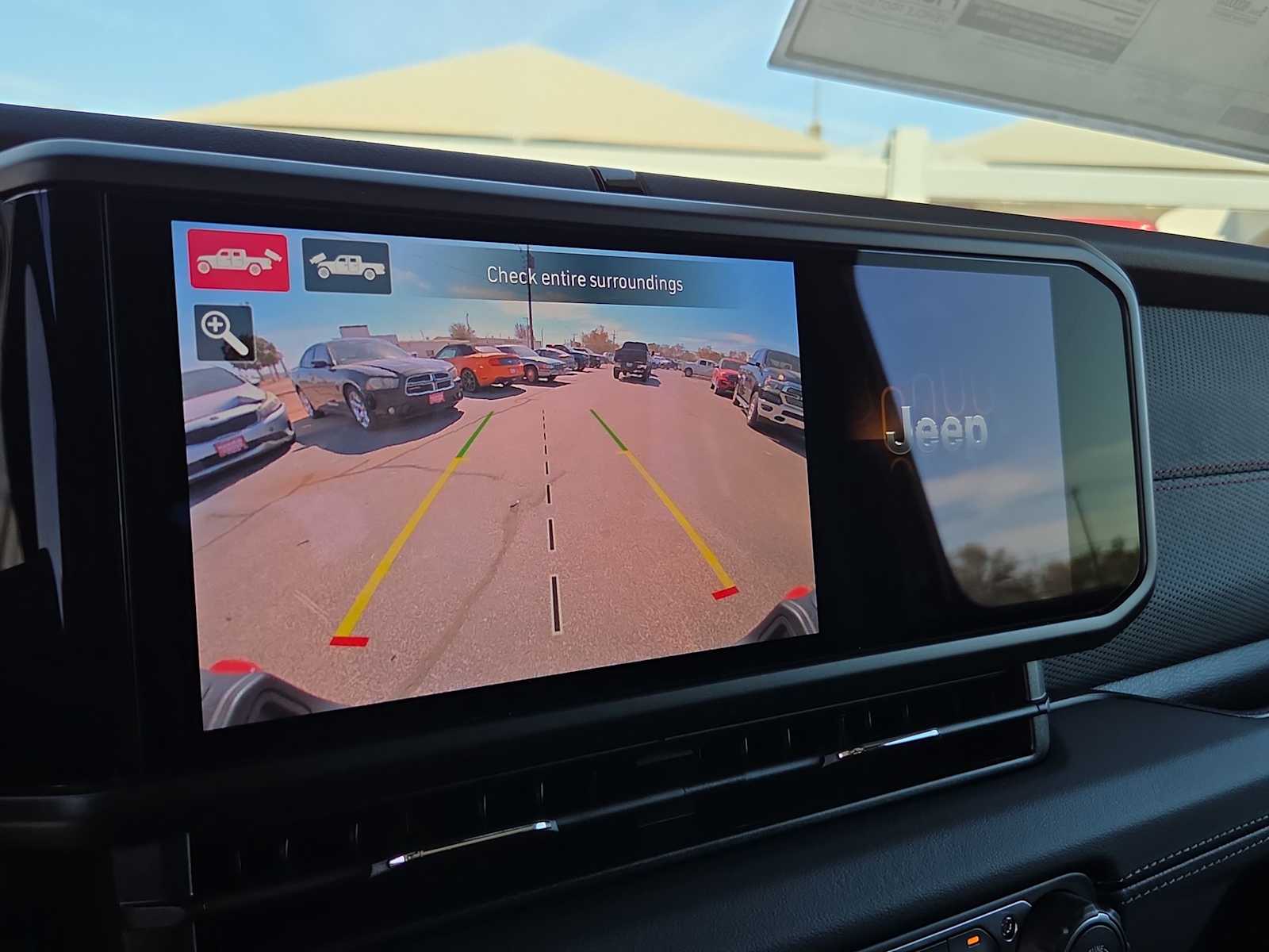 Thumbnail: 2025 Jeep Gladiator - 20