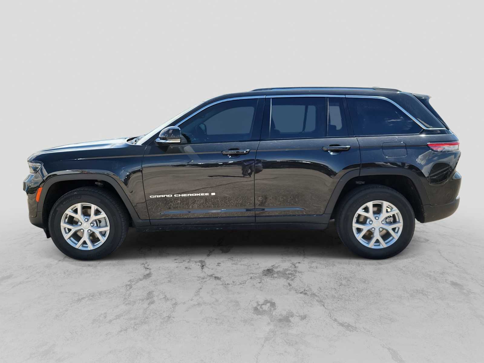 Thumbnail: 2026 Jeep Grand Cherokee - 3