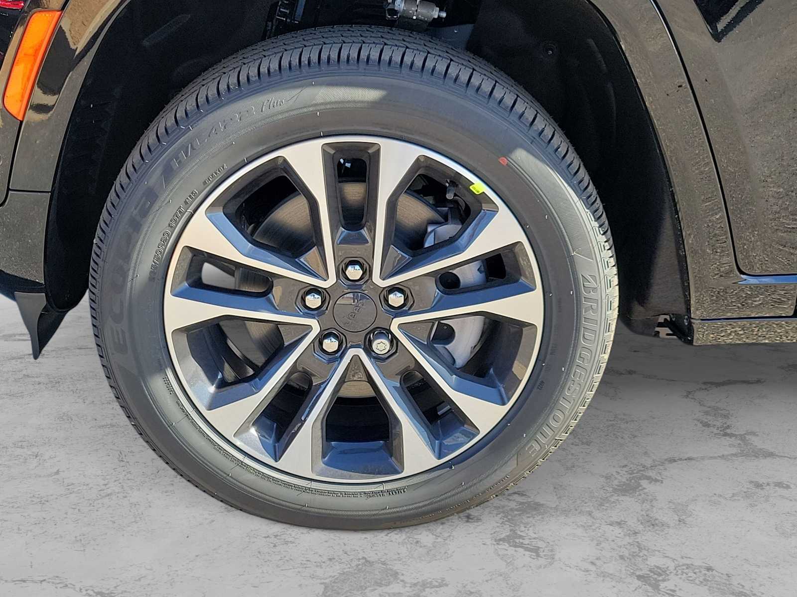 Thumbnail: 2023 Jeep Grand Cherokee - 8