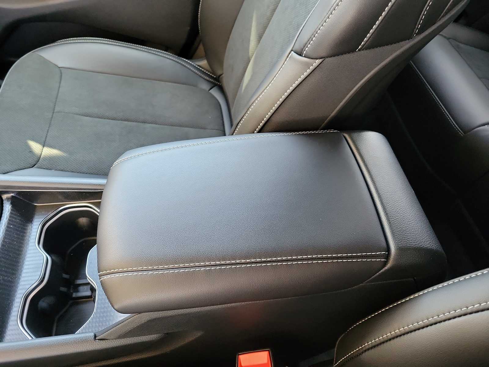 Thumbnail: 2026 Jeep Grand Cherokee - 16