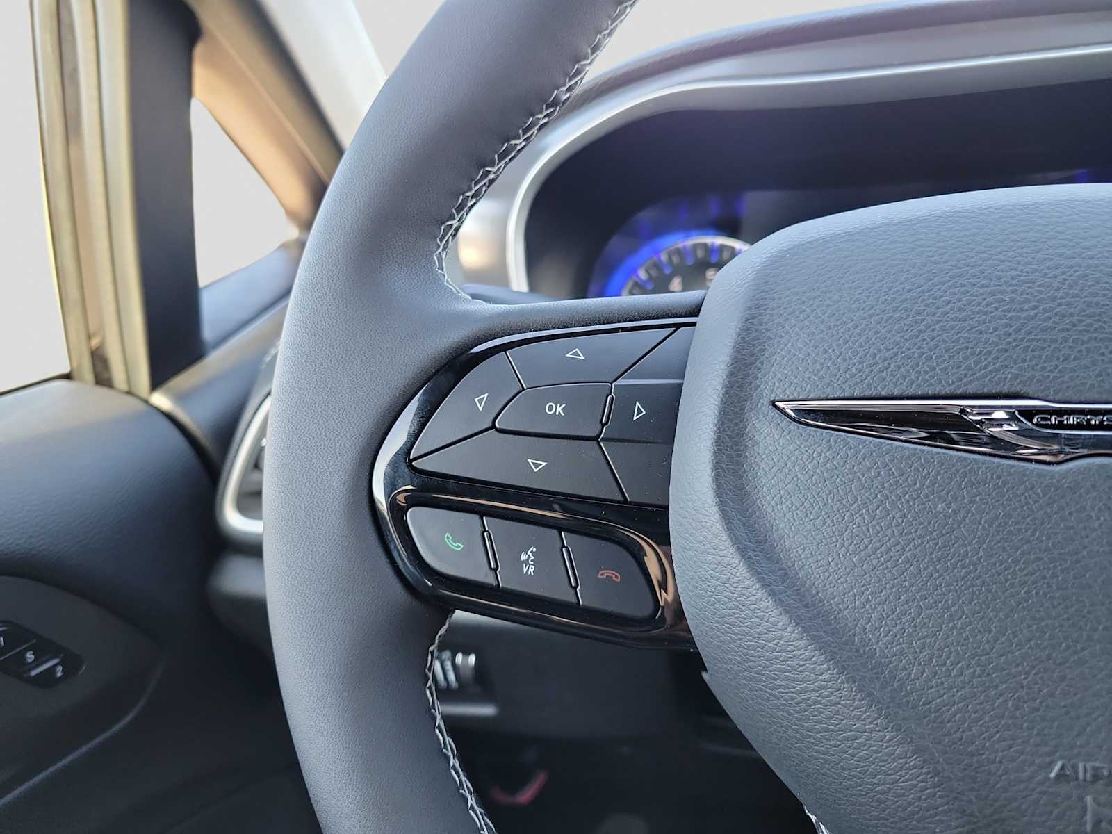 Thumbnail: 2026 Chrysler Pacifica - 19