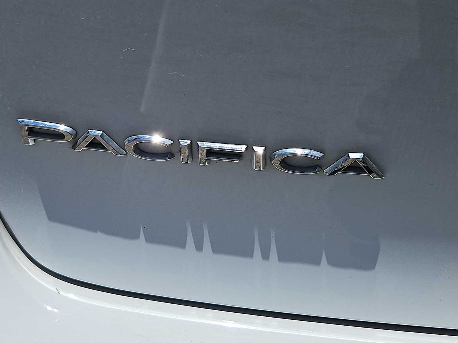 Thumbnail: 2024 Chrysler Pacifica - 3