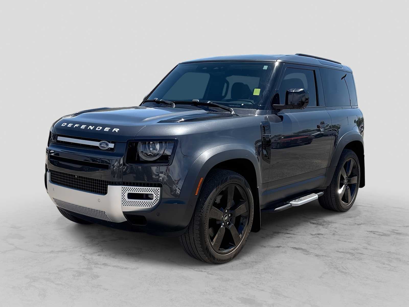 2023 Land Rover Defender SE's photo